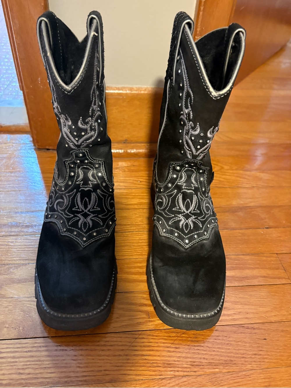 Justin Suede Boots Black Embroidered / rhinestone Women's Western Combat Boots